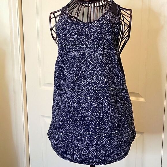 LULULEMON Black and White Mesh Tank Size 4 - Picture 1 of 8